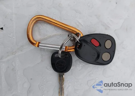 2005 Chevrolet Tahoe Z71 из США, поврежденный, VIN 1GNEK13T35R268563